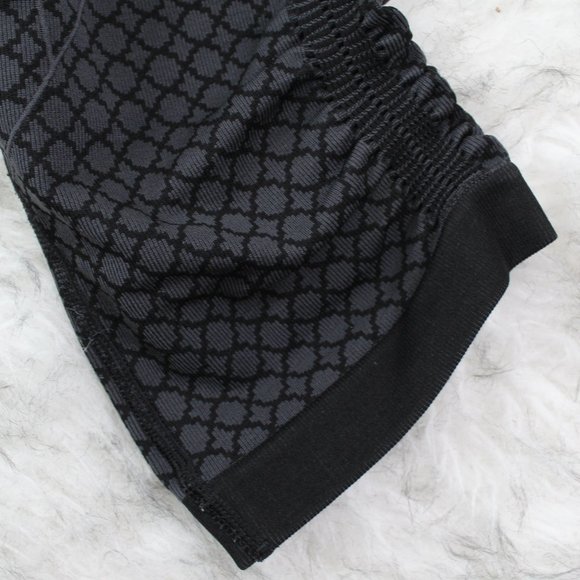 Lululemon In The Flow Crop Leggings in Black Grey - Picture 7 of 12